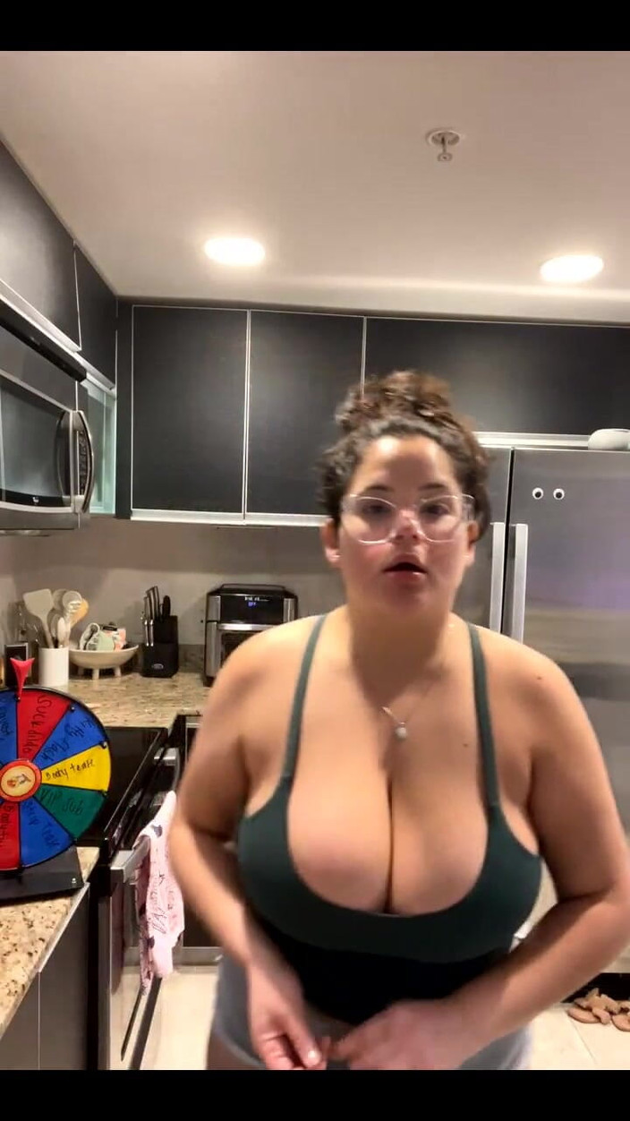 Dani Valentina: 一个旋转车轮