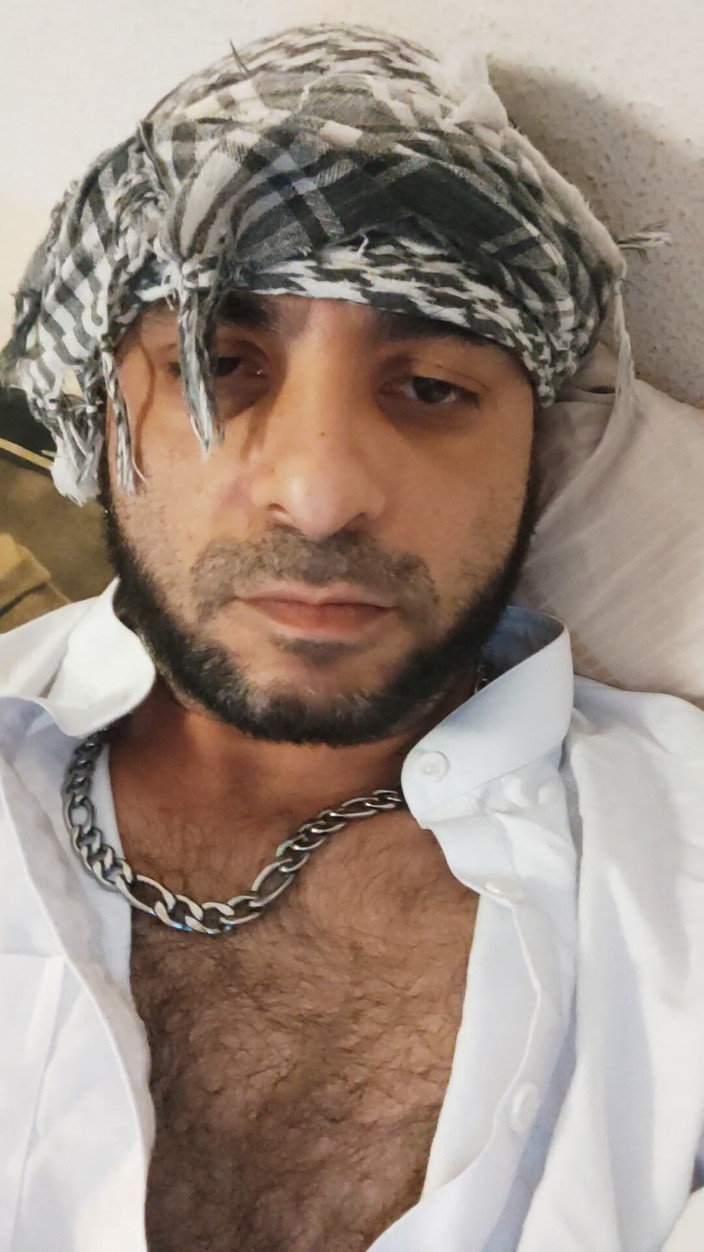 SmokedAlloy2: 変態アフガニスタン人のような格好をしたエッチなDJブロ