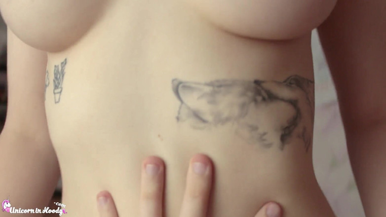 Unicorn In Hoodie: Fille tendre, sexe hardcore en gros plan - éjaculation