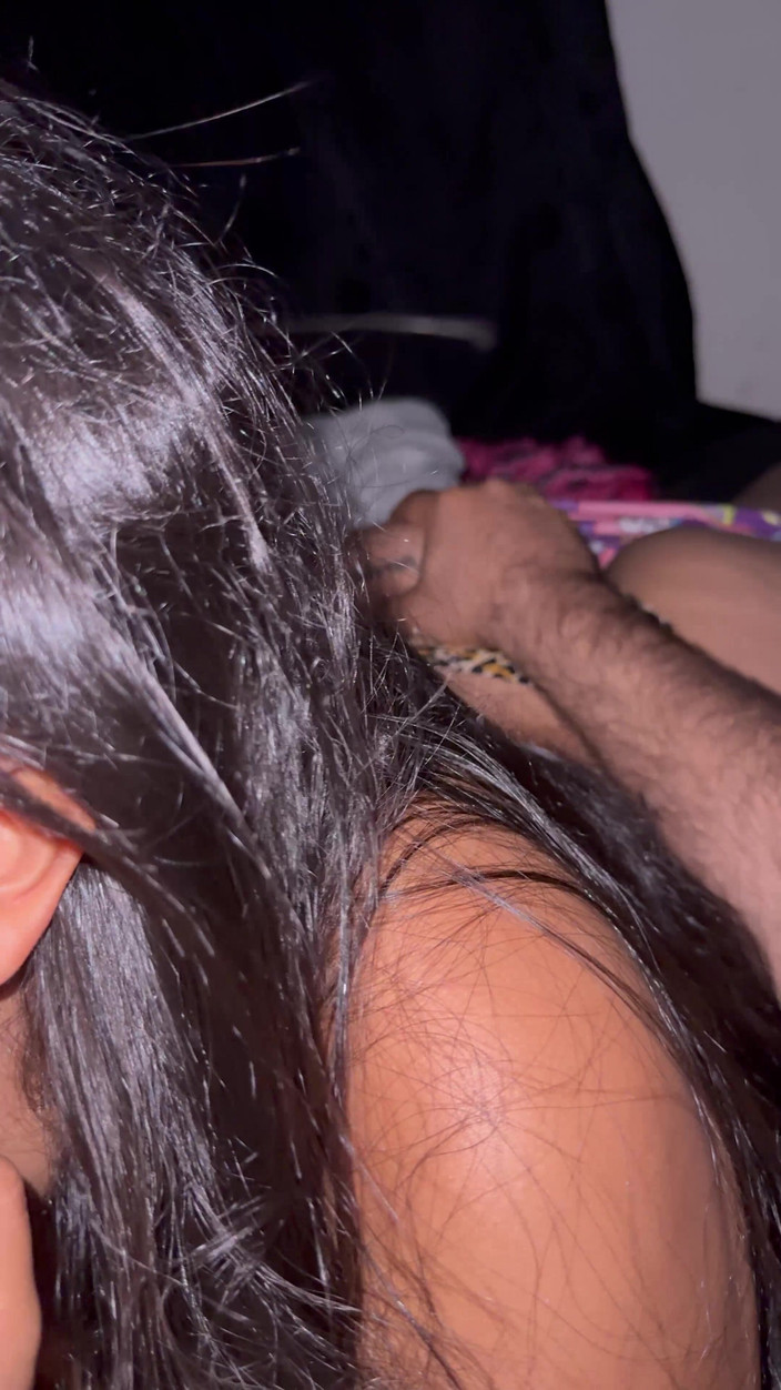 EMY_AND_JONH: Die notgeile Stiefmutter weckt mich mit einem köstlichen Blowjob mit...