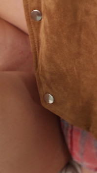 Une ferme veut chevaucher une bite - Jojo Austin
