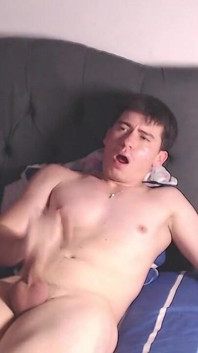 Latino Is Coming While Jerking off