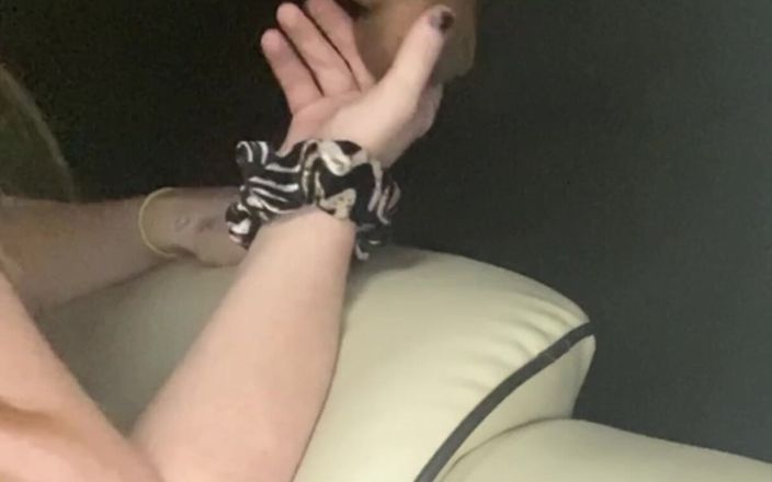 Sluttybritt: Sluttybritt xử lý con cu to đen của bố