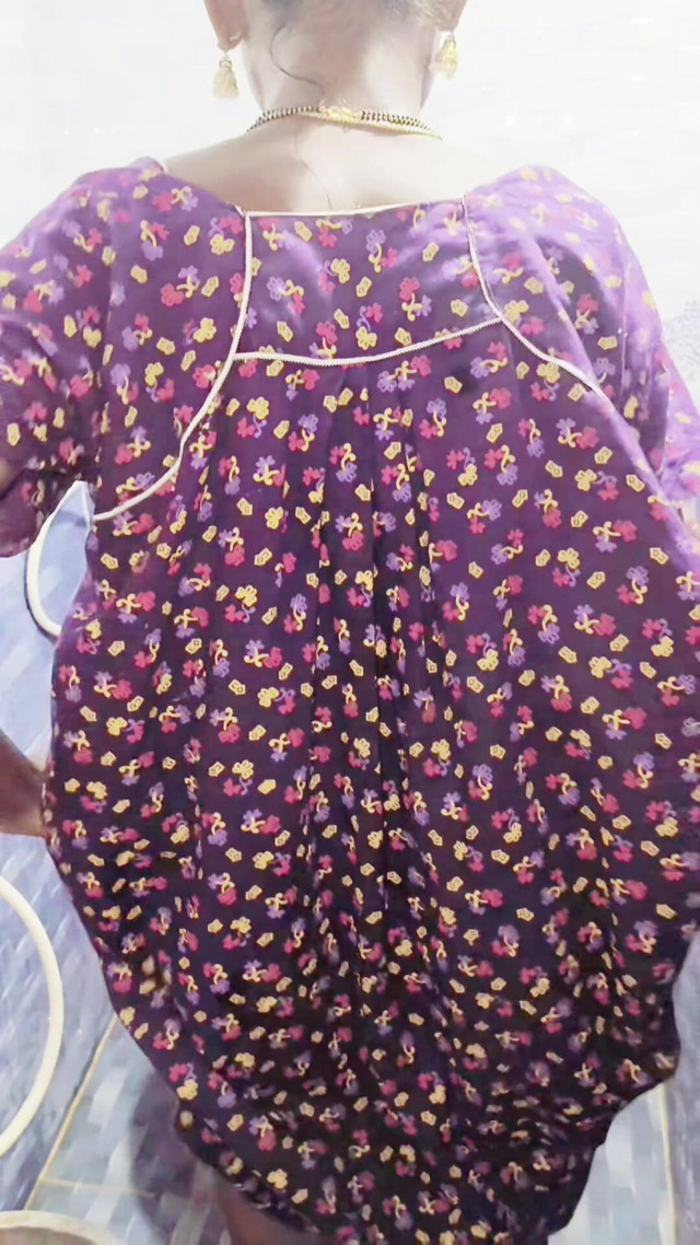 Stepsister Freshup Infront of Stepbrother (Telugu X videos)
