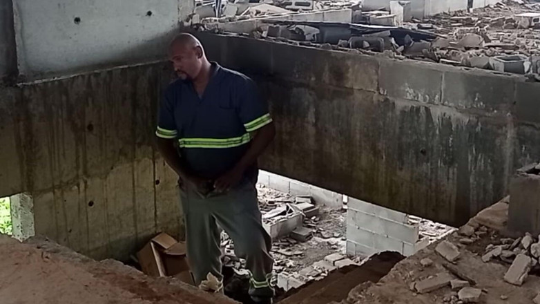 TheBlacKHunterr: निर्माण में हस्तमैथुन करना