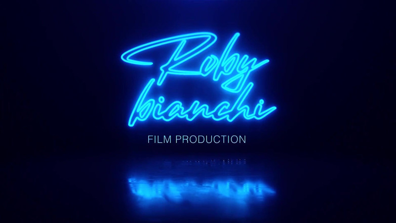 Topax Film Production: Gadis 18 tahun diacau di sofa. Film karya Roby Bianchi