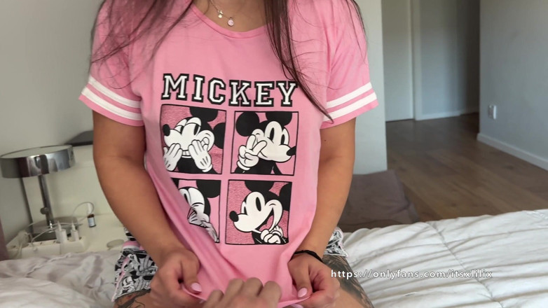 Itsxlilix: My Stepbrother Came on My Asshole and Pussy