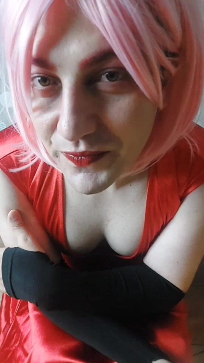Kitty_Cross: Přírodní kozy Ženský chlapec v červených šatech