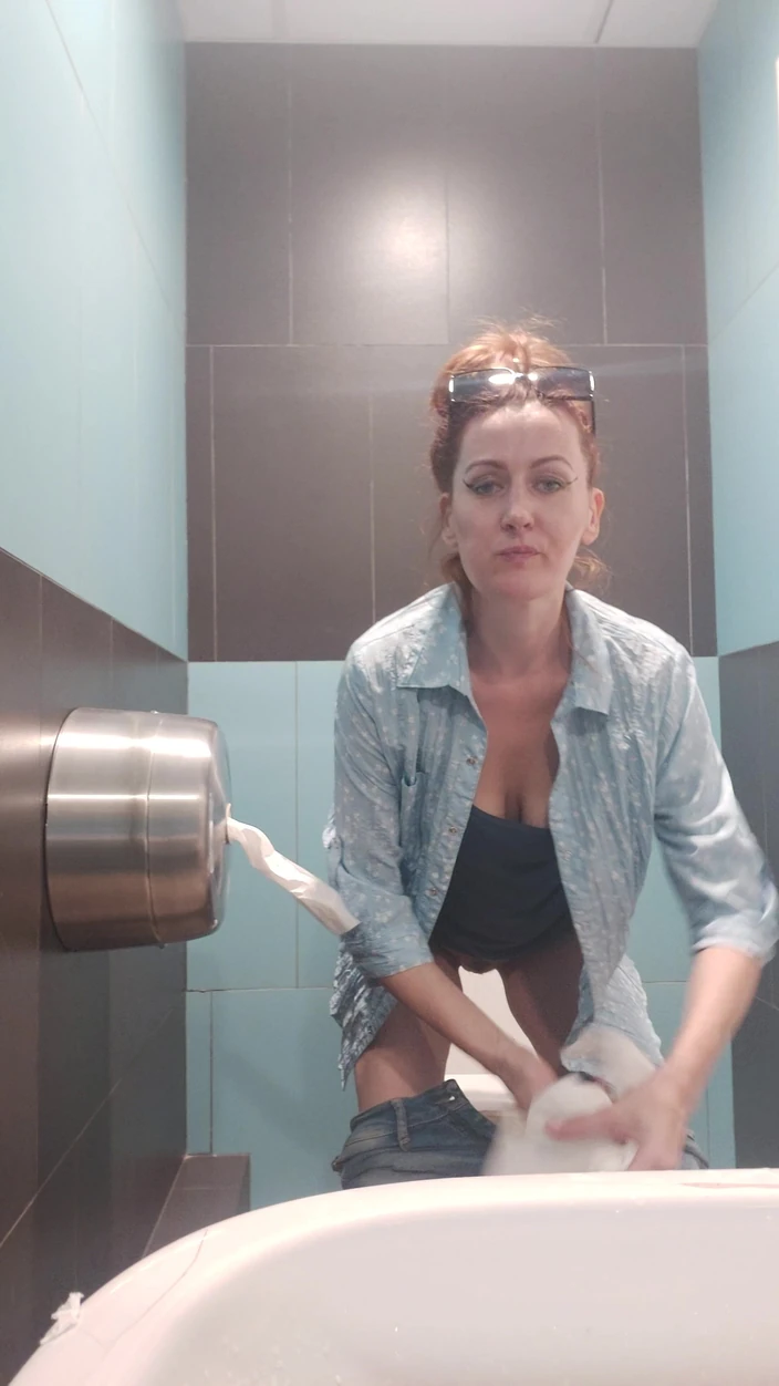 GinnaGg: सार्वजनिक शौचालय2