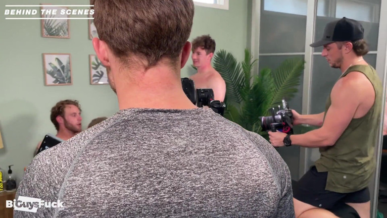 Bi Guys Fuck: Perde arkası Justin Taylor sikiliyor