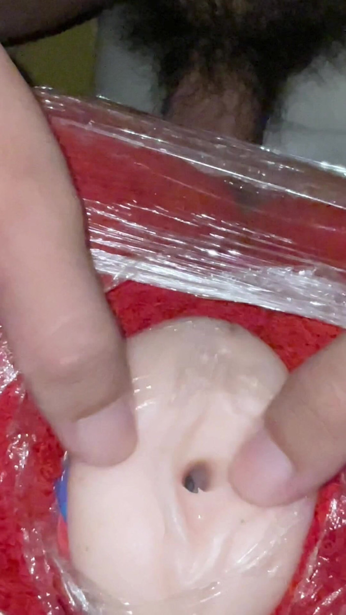 Milky Tata: Cowok kembar ngentot mainan seks boneka dan muncrat di mainannya...