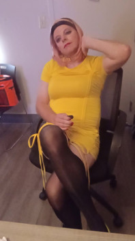 Gurl in Yellow