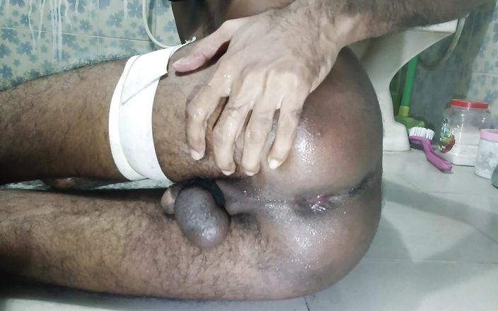 ThorSagor: बांग्लादेशी समलैंगिक नीचे वाला लड़का कई बार पाद रहा है और गांड से मूत रहा है