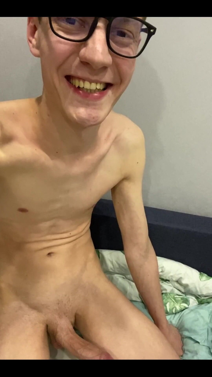 Tommy10boy: Cumming in a Glass;)