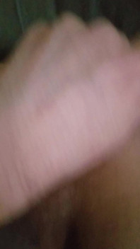 Je joue avec mon trou, comme si ta bite était en moi, je te dis d’enculer mon putain de cul !