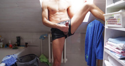 Jerking studs: Zkouším své nové běžecké šortky se zipem a sperma v mé...