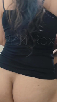 Pinki roxxxk #9 pamer pantat bahenol di kamar mandi