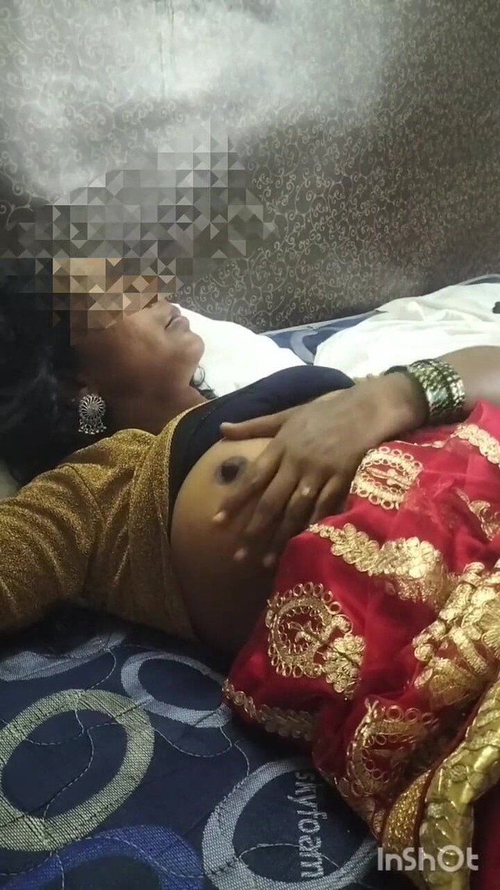 Funny couple porn studio: Fată tamilă gemând cu soțul