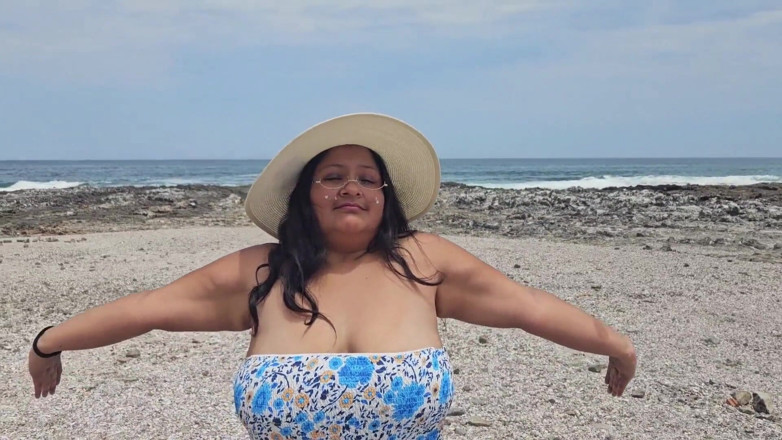 Latin Rain: Playa y tragar semen