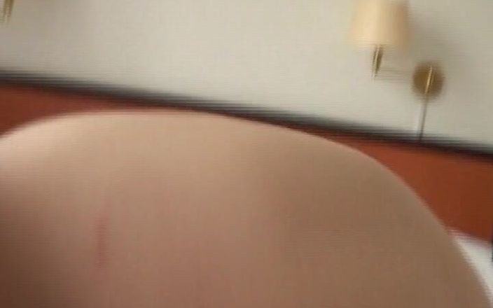 Deutscher hardcore: Slutty German Teen Creampied in the Bedroom