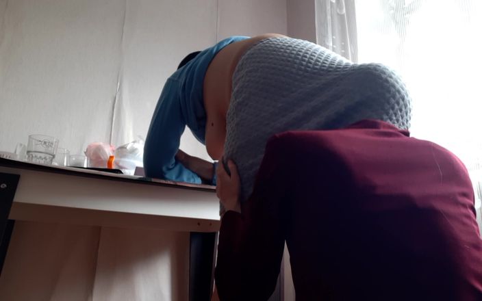 Lesbian-candys: Ich lecke lange den arsch meines MILF-Chefs für eine beförderung