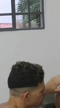 Urmărind un film porno cu o femeie din vecini