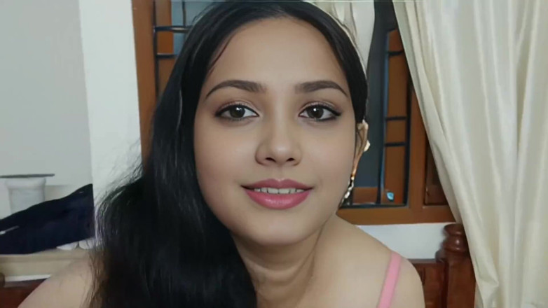 Desisexqueen: デシの義理の妹が初めてのセックスを楽しむ