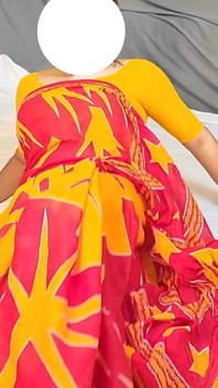 Indian Desi Bhabhi Fucking Delivery Boy in Doggy Style Wearing Saree While Her Husband Is Out of Town