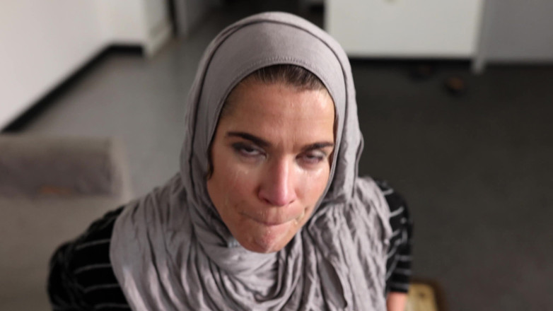 Sammi Starfish: Matură sexy hijabi - muie cu înghițire de spermă