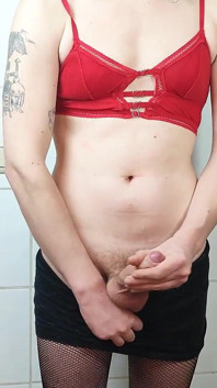 Masturbarse, escupir y lamer mi semen