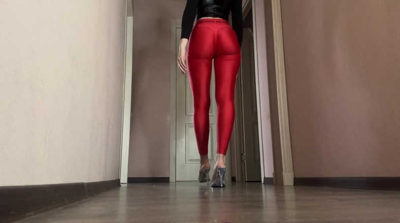 Skinny_lady69: Asmr Mistress w lateksie i czerwonych leginsach Krokides Across the...