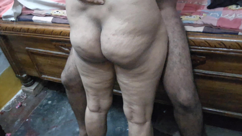 Busty Banuu: เย็ดท่าหมาอมควยและเย็ดกับเพื่อนผัว