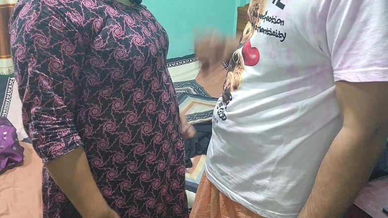 Banglavabi02: The Tailor datang untuk mengambil pengukuran pakaian dan mengongkeknya. Bahagian 01