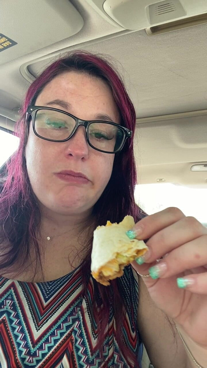 BellaBlast: Taco Temptress awek montel makanan segera disambut oleh Bella Blast