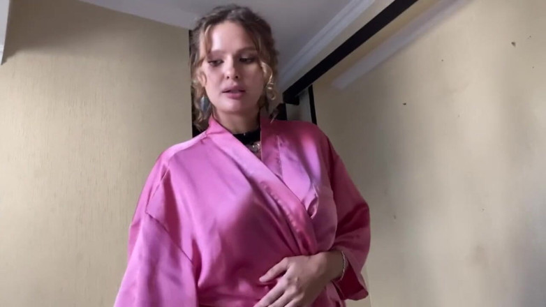Alexa Poshspicy: POV: Stepmom Alexa-poshspicy Squirts on My Face After Finding Out...