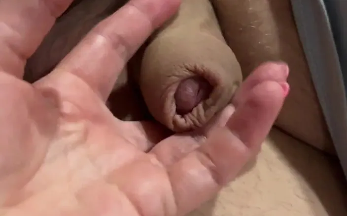 SugarNadya: Slutty MILF Jerked off a Potbellied Man