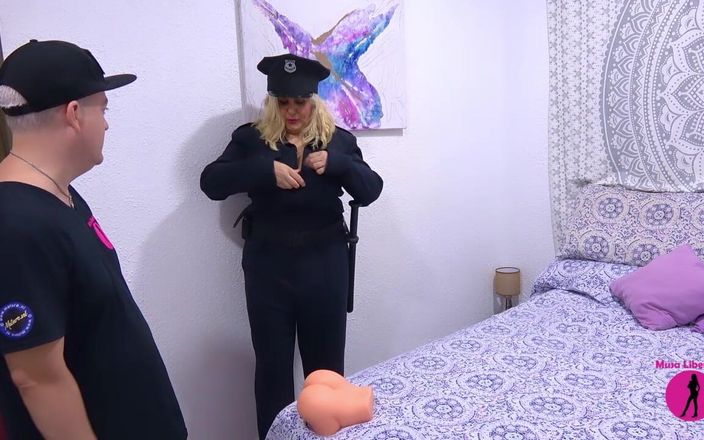 Musa Libertina: Mature Police Fucks a Old Pervert