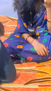 Istri desa India menjilati dan bersenggama memek buatan sendiri