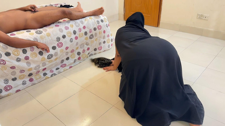 Aria Mia: Ketika tangan temanku adalah pelayanku, aku ngentot pantat dan memeknya...