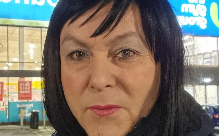 Pauline_sue: 在花园里散步