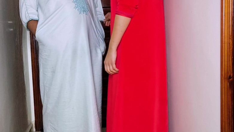 Salma Arab: Egyptische groepseks: 2 vrienden hebben seks met de vrouw van hun...