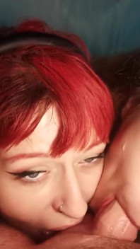 Güzel fahişeler Liz Rainbow ve Nerea Falco ayakları ve ağızlarıyla benim horozumla oynuyorlar