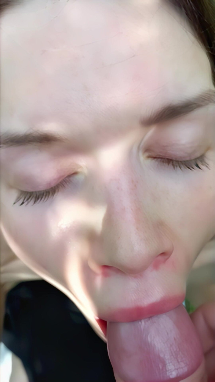 Anonpirates: Klaarkomen in de mond slow motion 60fps