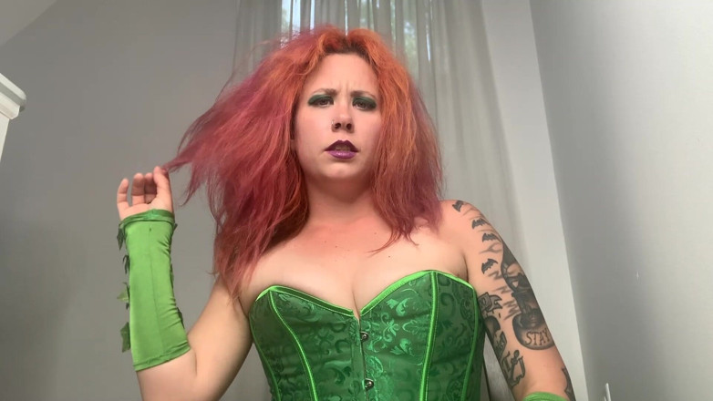 Deanna deadly: Poison ivy piovi robin ko chidhaate hue pakarti hai aur...