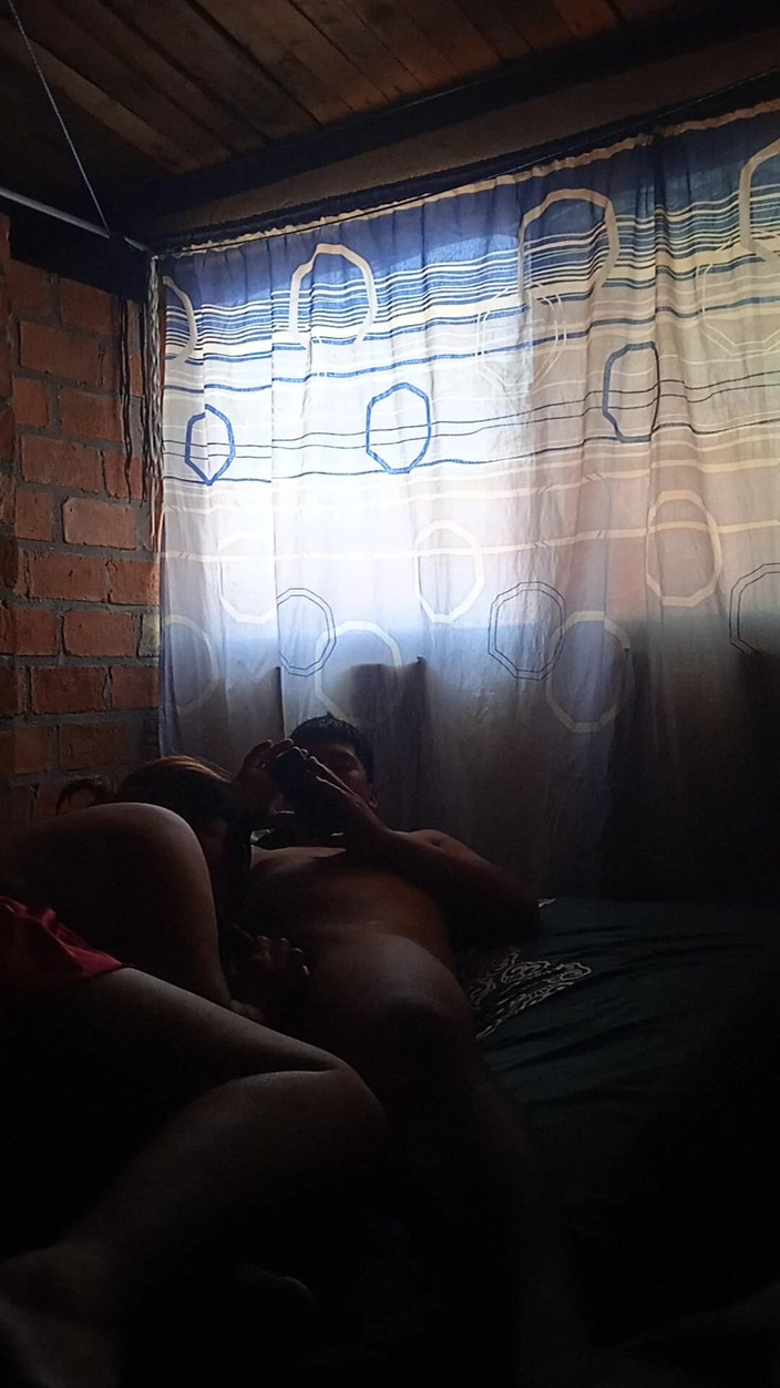 Eatrella j: Il muratore messicano attacca peperoncino nel culo