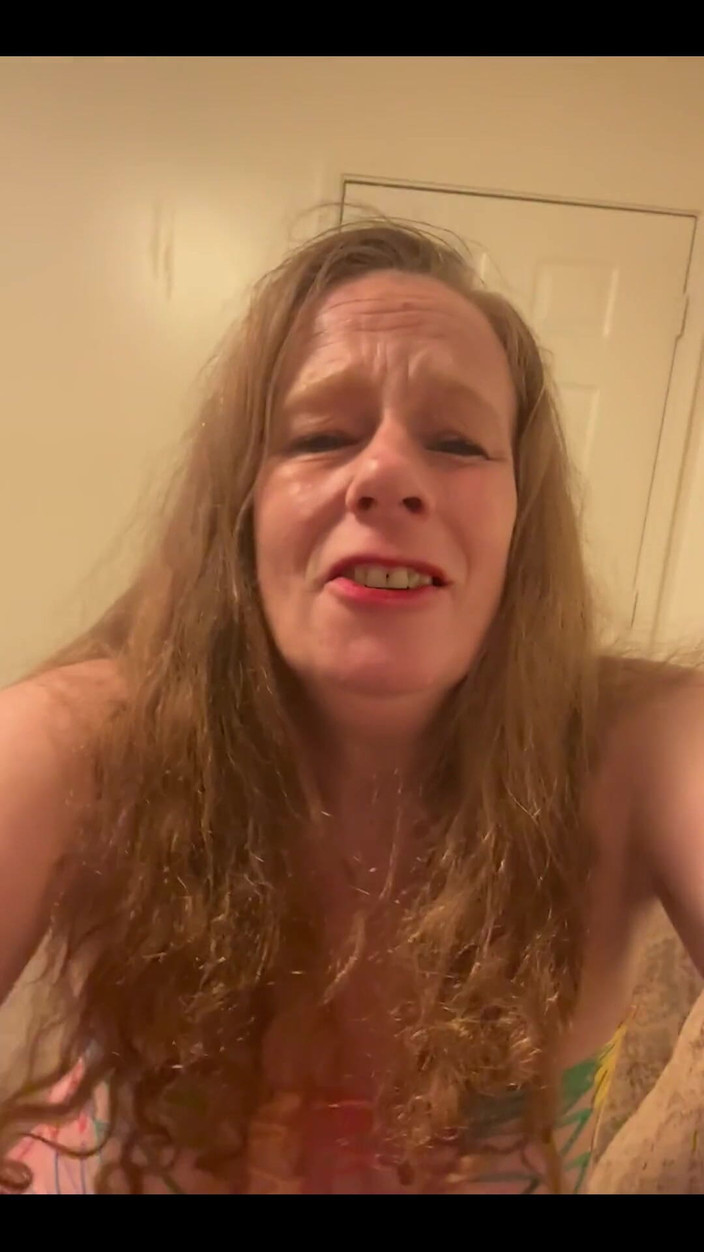 Honeyfleur: Nimfomană sexy și excitată Honeyfleurluv devine obraznică