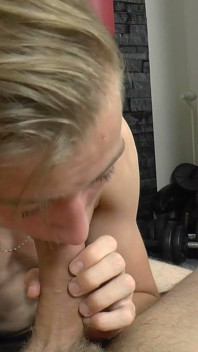 La Première Pipe De Casper Ivarsson En POV