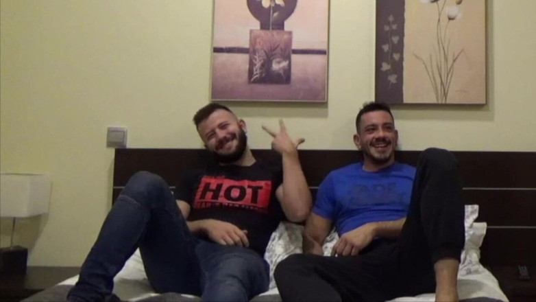 BAREBACKERS FROM LONDON: Matur E Boy Fucking Bareback in the Bed