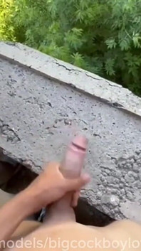 Abspritzen, nachdem ein heißer sportler und ein papi mit riesigen schwänzen das sperma des anderen fütterten