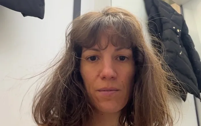 Lety Howl: I Get Fucked in a Decat Fitting Room